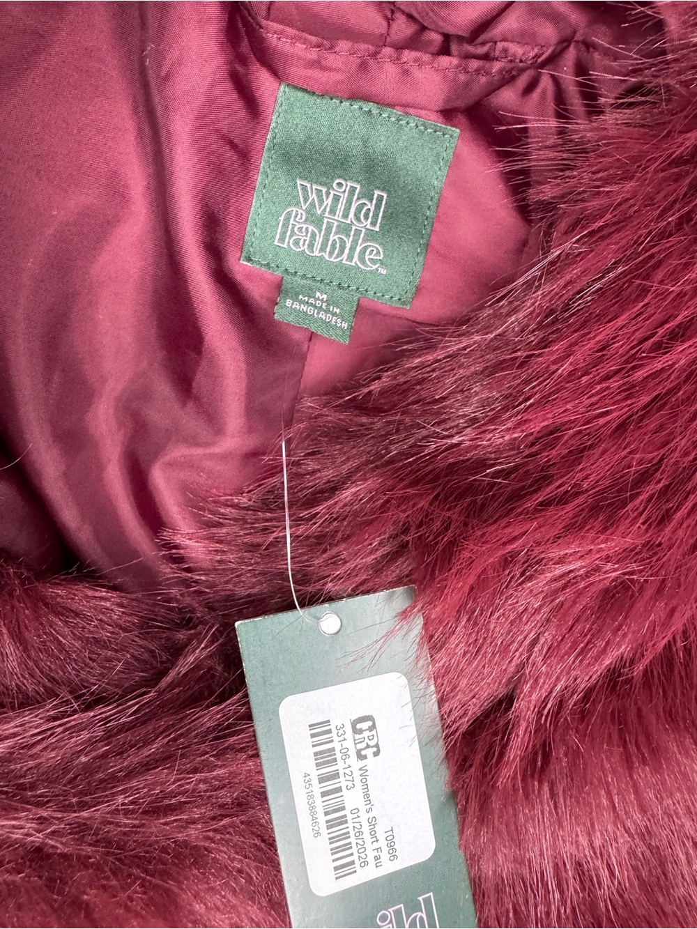 Wild Fable Women’s Short Faux Fur Jacket - Burgundy Size Medium NWT - Picture 5 of 7